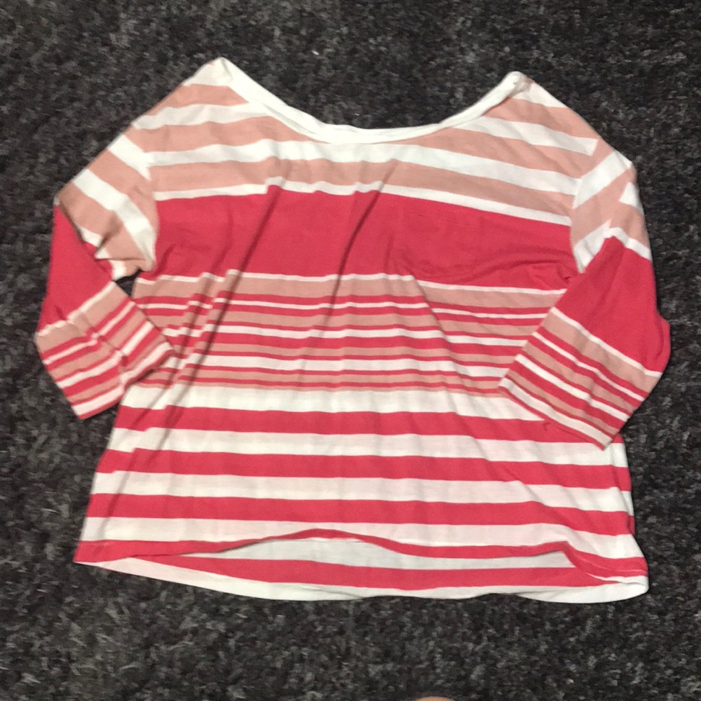 Feather light T-shirt 💕